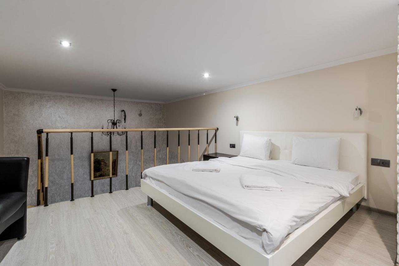 Apartmán Fredra 4A Street Lvov Exteriér fotografie