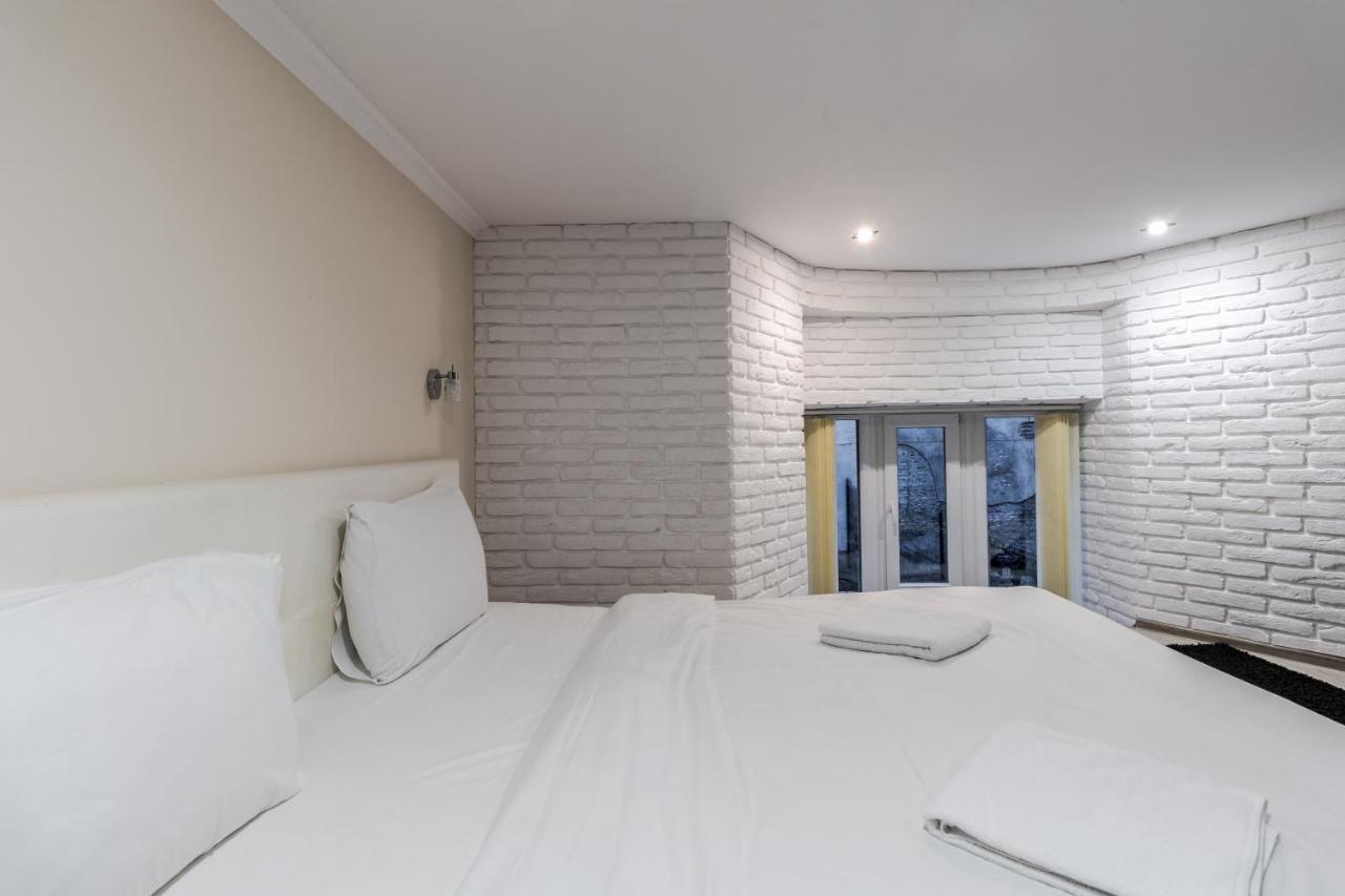 Apartmán Fredra 4A Street Lvov Exteriér fotografie