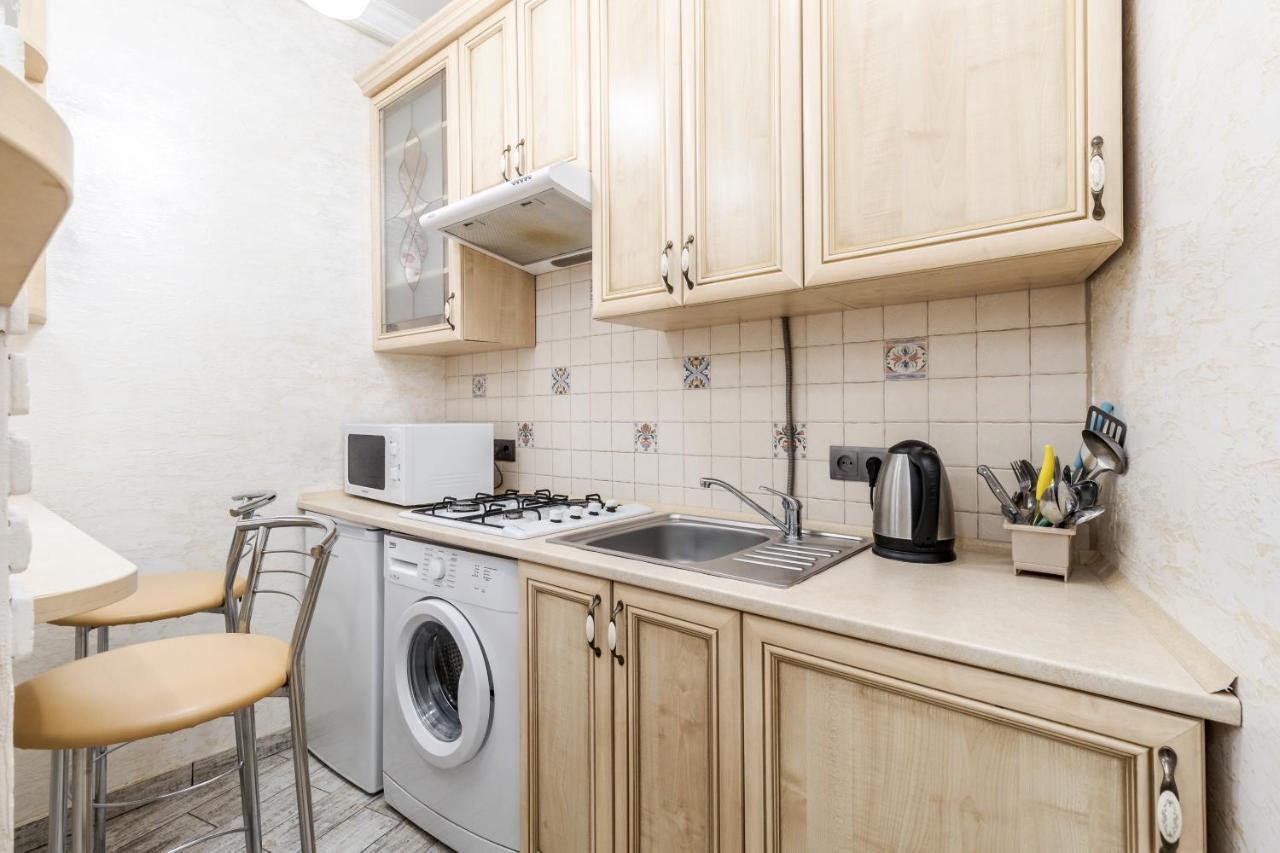 Apartmán Fredra 4A Street Lvov Exteriér fotografie