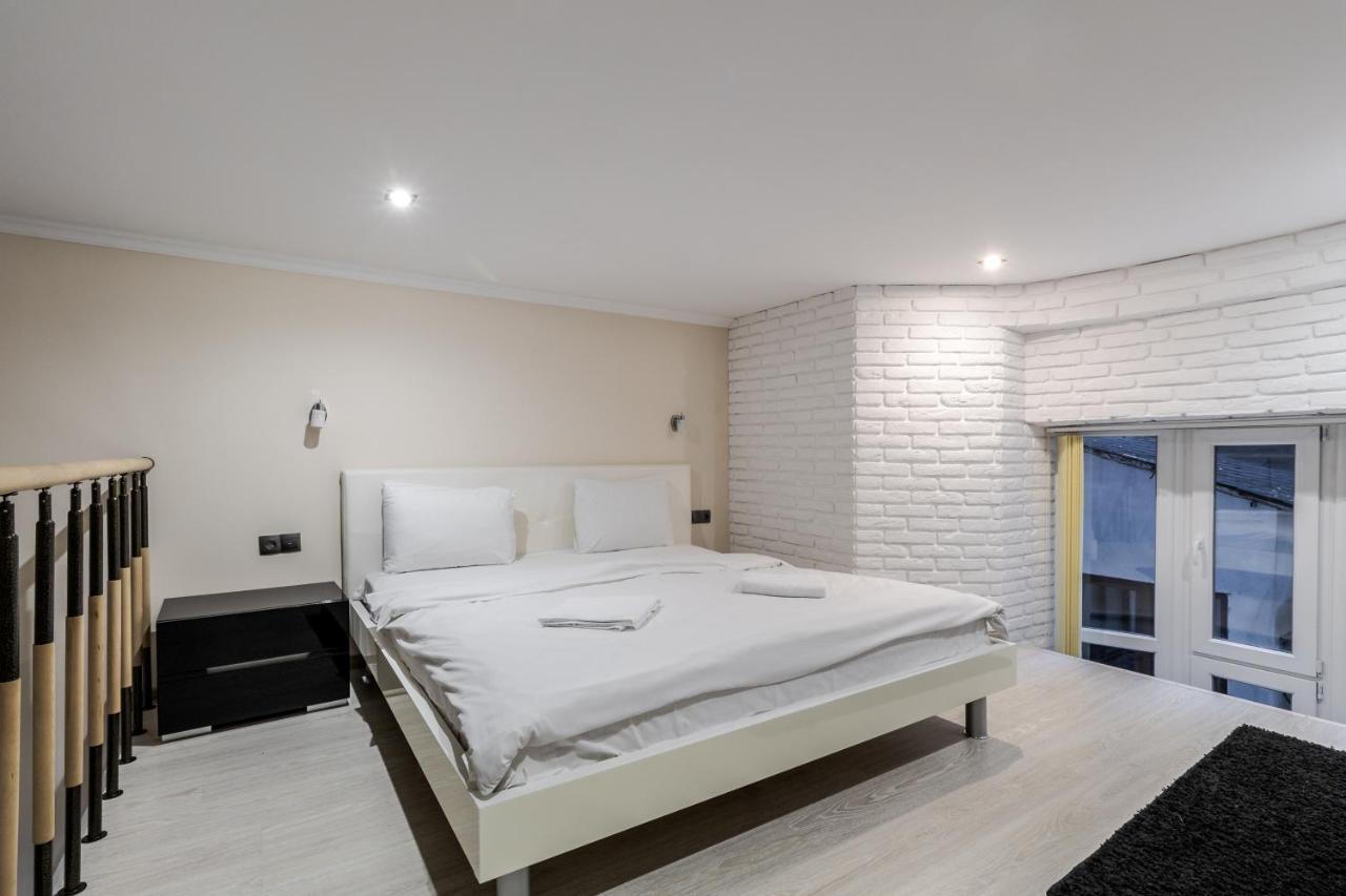 Apartmán Fredra 4A Street Lvov Exteriér fotografie